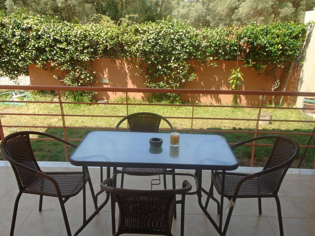Socrates Family Apartments Kalligoni Esterno foto