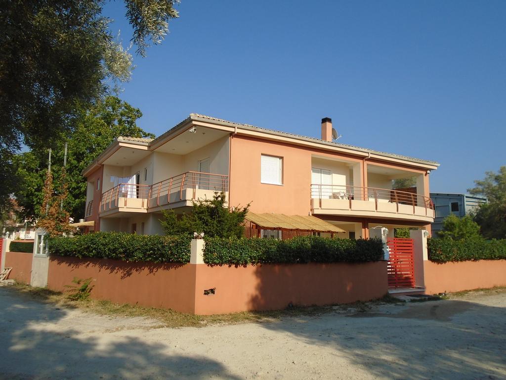 Socrates Family Apartments Kalligoni Esterno foto