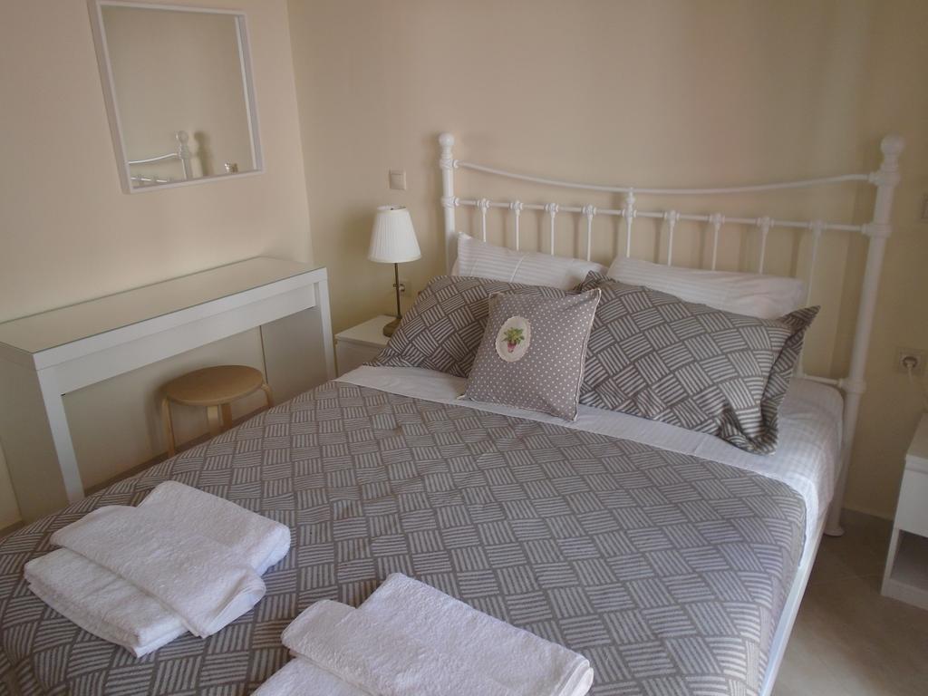 Socrates Family Apartments Kalligoni Esterno foto